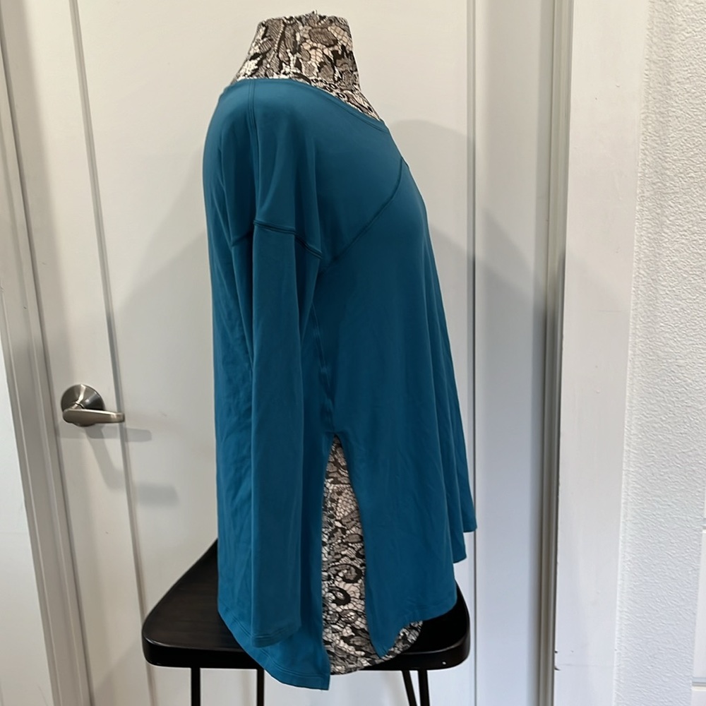 Lululemon Split Hem Top - image 5